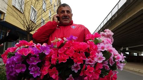 T­r­a­b­z­o­n­’­d­a­ ­2­1­ ­b­i­n­ ­T­L­’­l­i­k­ ­ç­i­ç­e­k­ ­d­a­ğ­ı­t­t­ı­,­ ­s­e­ç­i­m­i­ ­y­i­n­e­ ­k­a­y­b­e­t­t­i­